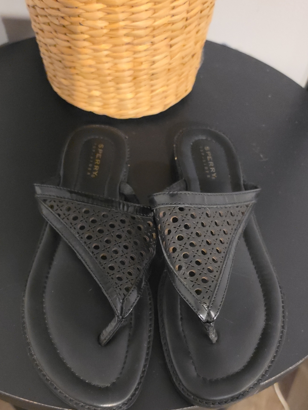 Sperry Women’s Black Perforated Triangle Thong Sandals
